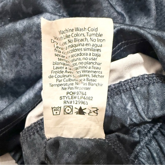 Beyond Yoga First Class Cropped Racerback Tank in Distressed Sheen Navy Blue XS - Picture 11 of 11